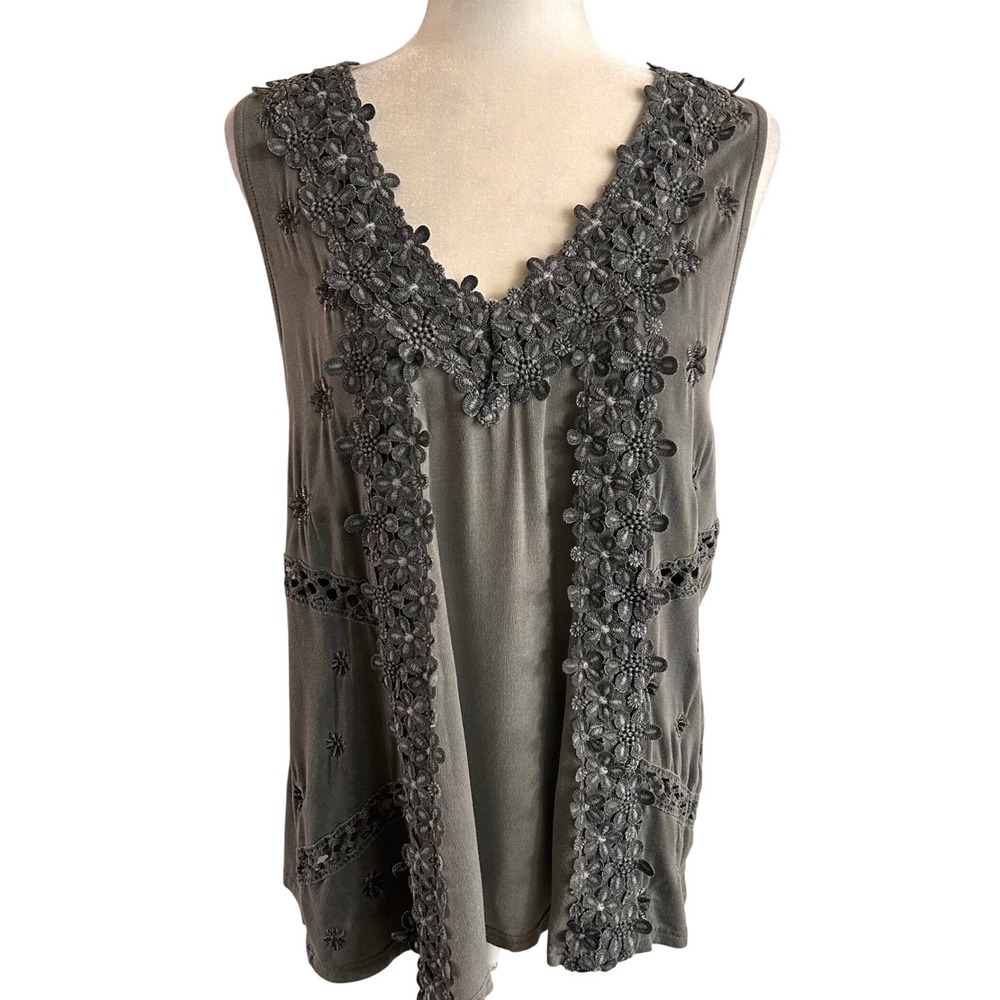 POL Grey Floral Crochet Lace Trim V-Neck Sleeveless Boho Top Medium Fairycore